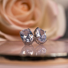 Load image into Gallery viewer, Oval crystal stud earrings
