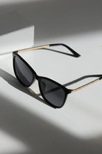 Load image into Gallery viewer, Coastline sunglasses by Tutti &amp; Co
